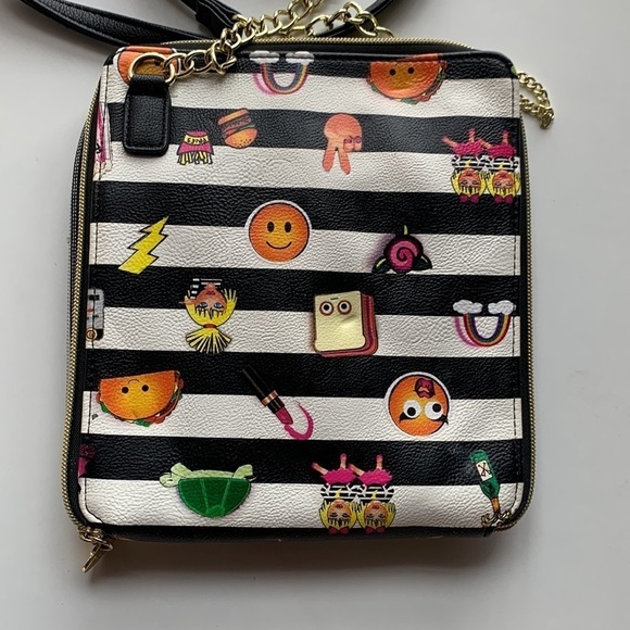 BETSY Johnson Crossbody Bag - Picture 9 of 17